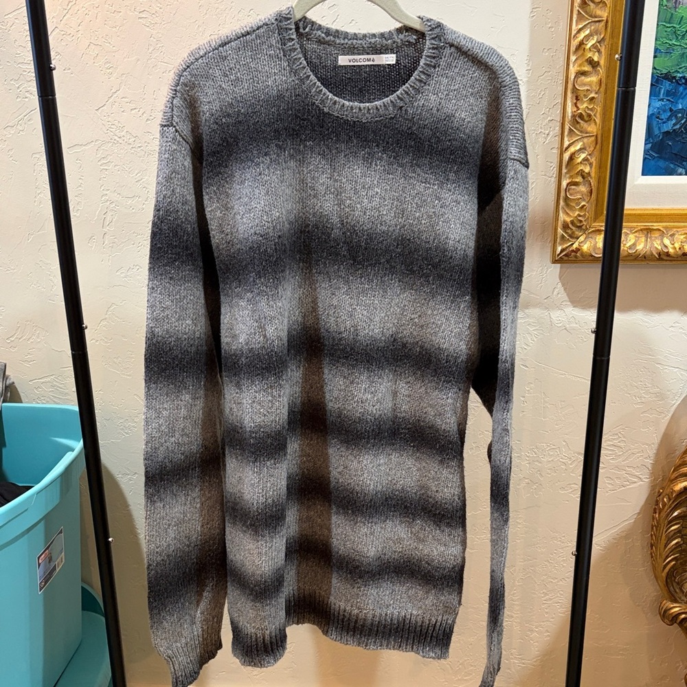 Volcom Gray Ombre Crewneck Pullover Sweater-Great for BTS